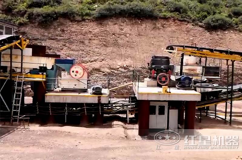 沖擊破搭配顎破、圓錐破現(xiàn)場(chǎng)