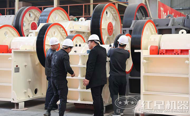 用戶來(lái)廠考察，多種設(shè)備型號(hào)讓用戶眼見(jiàn)為實(shí)